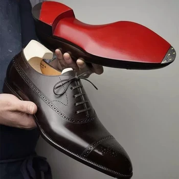 השחור החדש Brogue נעליים לגברים הבלעדי אדום עגול הבוהן שרוכים חומים רשמי Mens נעליים עסק בעבודת יד גודל נעלי Mens 38-48