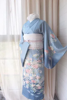 יפנית מסורתית רשמית לובש קימונו כחול בהיר נשים יאקאטה קמטים ללא גיהוץ